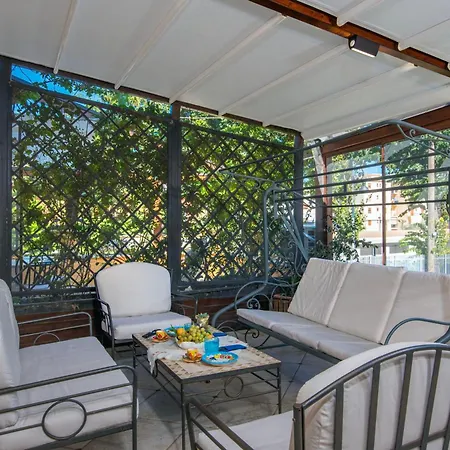 Relais Terrace And Relax 住宿加早餐酒店 索伦托